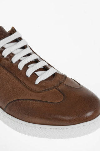 Low-Top-Sneakers aus genarbtem Leder