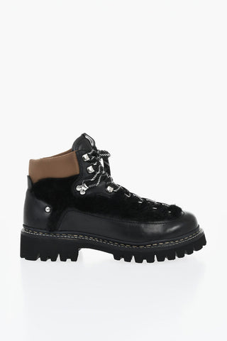 Leder-Combatboots mit Pelzdetails und Track-Sohle