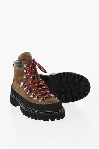 Trekking-Stiefeletten aus Wildleder mit kontrastierenden Schnürsenkeln