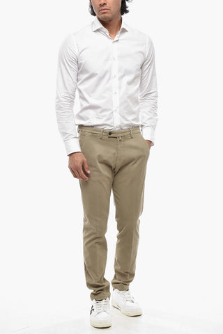 Chinohose aus Baumwollmischung mit Gürtelschlaufen
