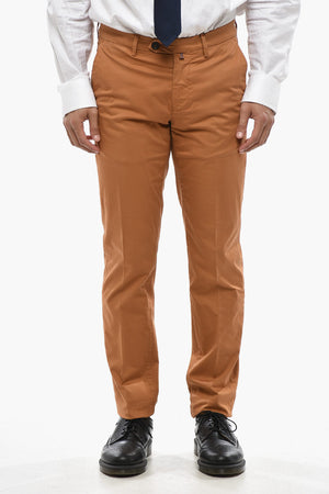 Chinohose aus Stretch-Baumwolle mit Gürtelschlaufen