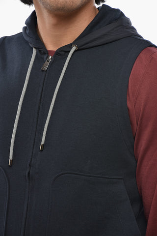 Ärmellose Jacke aus leichter Baumwolle mit Kapuze