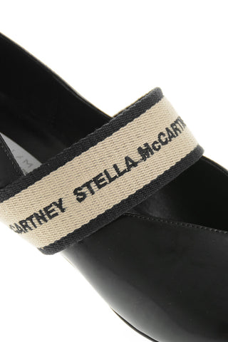 Mary-Jane-Pumps aus veganem Leder mit 5 cm Logoband