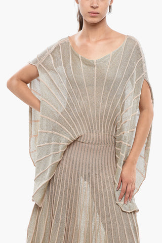 Midikleid aus Lurex mit skulpturalem Design und weiten, mantelähnlichen Ärmeln