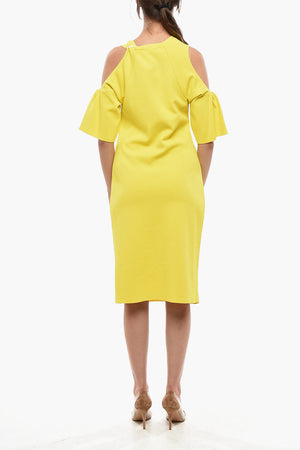 Kleid mit markanter Silhouette und Cold-Shoulder-Ärmeln