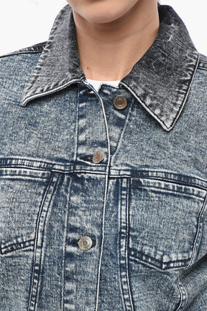 Cropped-Jeansjacke Mit Logoknöpfen