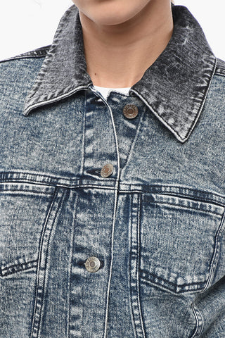 Cropped-Jeansjacke Mit Logoknöpfen
