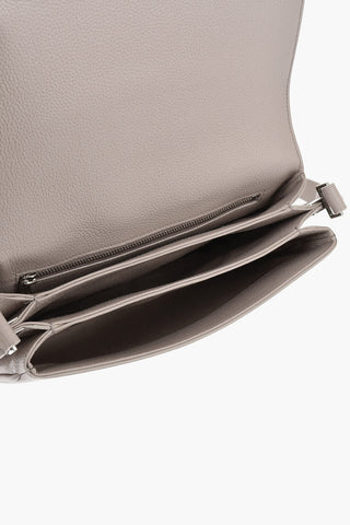 Einfarbige Schultertasche Aus Gehämmeretem Leder