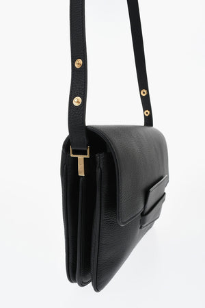 Einfarbige Clutch Aus Gehämmeretem Leder