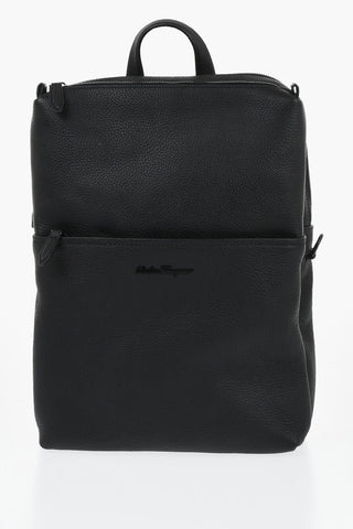 Rucksack Aus Genarbtem Leder In Uni Mit Geprägtem Logo