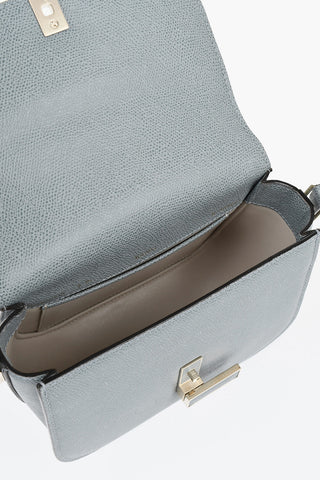 Borsa in Pelle a Spalla con Chiusura a Calamita