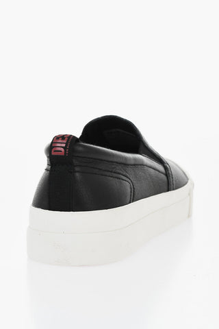 Slip-On-Sneaker aus gehämmertem Leder