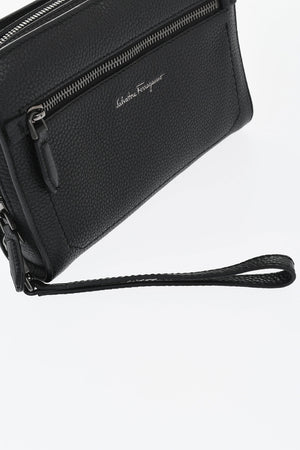 Clutch in Pelle Martellata con Scomparti Interni Formato Card