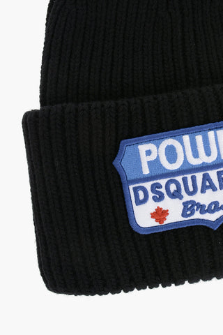 Beanie aus Wolle mit besticktem Patch