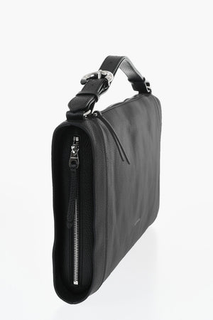 Handtasche aus genarbtem Leder mit Reißverschluss