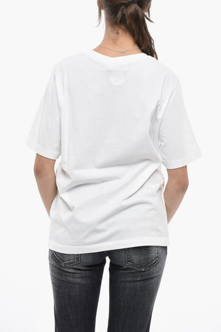 T-Shirt mit Rundhalsausschnitt EASY FIT, einfarbig mit ikonischem Print, verziert mit Strass