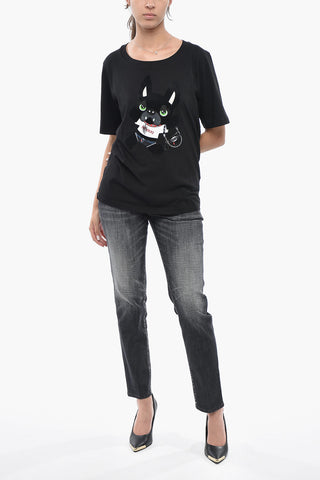 T-Shirt mit Rundhalsausschnitt EASY FIT, einfarbig mit ikonischem Print, verziert mit Strass