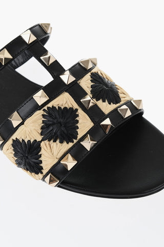 Raphia-Slides mit Nieten-Design