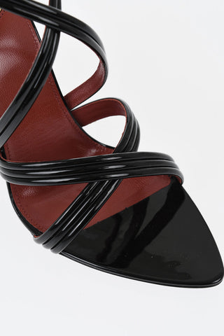 Sandalen aus Lackleder mit 11 cm Keilabsatz