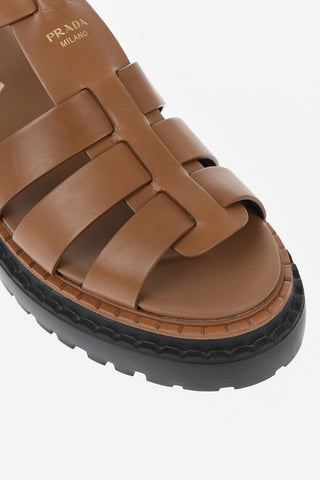 Sandalen aus Leder mit Profilsohle
