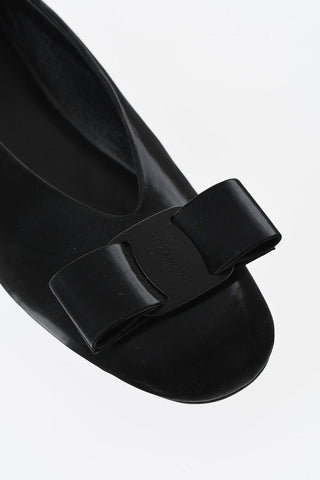BALLERINA BY FERRAGAMO Ballerinas VANNA aus Leder mit tonalem Schleifenbesatz