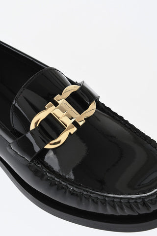 Lackleder-Slipper MARYAN Mit Goldenem Gancini-Detail