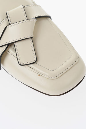 Lederclogs mit eckiger Spitze