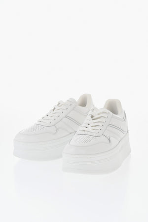 Niedrige Sneaker aus Leder in Uni mit 5 cm Plateau