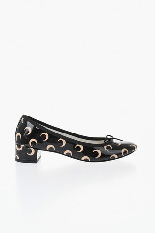 REPETTO X MARINE SERRE Ballerinas CAMILLE aus Lackleder mit All-over Mondprint, Absatz 3,5 cm