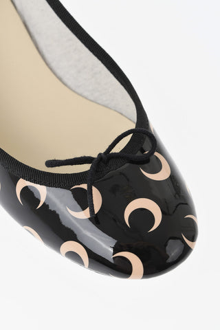 REPETTO X MARINE SERRE Ballerinas CAMILLE aus Lackleder mit All-over Mondprint, Absatz 3,5 cm