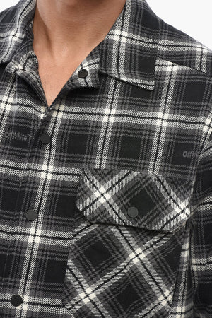 Overshirt aus kariertem Flanell mit Doppelbrusttasche