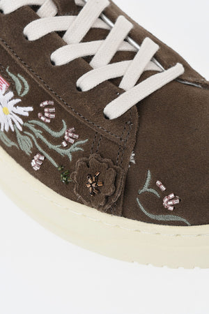 Low-Top-Sneaker DALLAS aus Veloursleder mit floralen Details