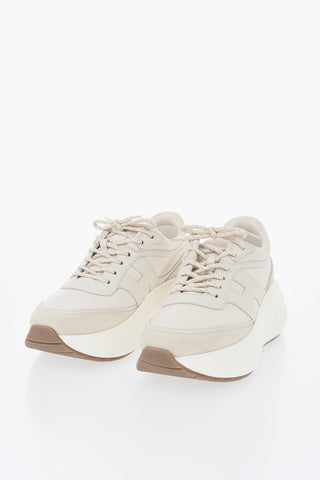 Niedrige Sneaker aus Leder und Wildleder mit klobiger Sohle