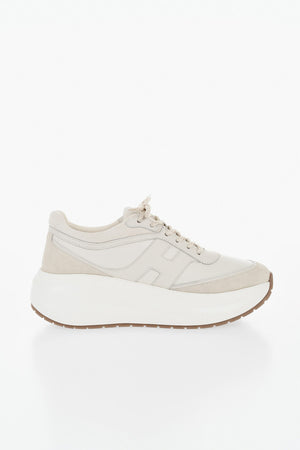 Niedrige Sneaker aus Leder und Wildleder mit klobiger Sohle