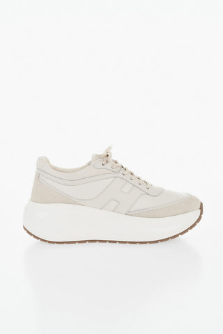 Niedrige Sneaker aus Leder und Wildleder mit klobiger Sohle