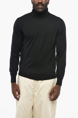 울 터틀넥 스웨터