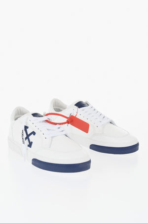 Niedrige Sneaker VULC aus genarbtem Leder mit kontrastierenden Details