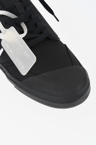 Niedrige UNDERCUT-001 Sneaker Aus Canvas Mit Ikonischer Sohle