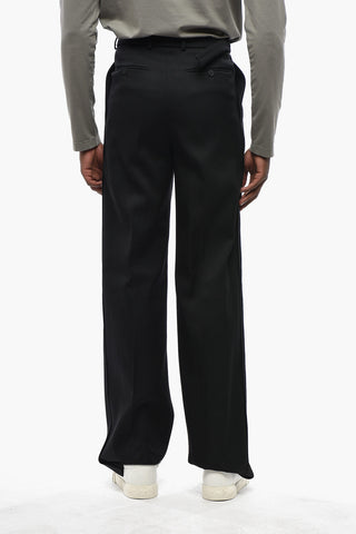 Wollhose Mit Einer Falte Und Gürtel