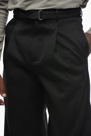 Wollhose Mit Einer Falte Und Gürtel