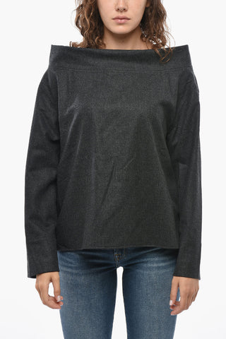 Einfarbiger Wollpullover Mit U-Boot-Ausschnitt
