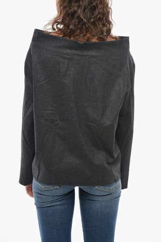 Einfarbiger Wollpullover Mit U-Boot-Ausschnitt