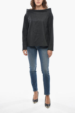 Einfarbiger Wollpullover Mit U-Boot-Ausschnitt