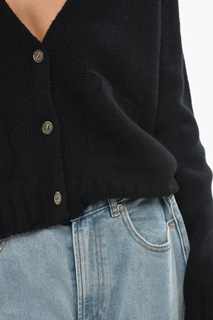 Cardigan in Cashmere con Scollo a V e tasche a Toppa