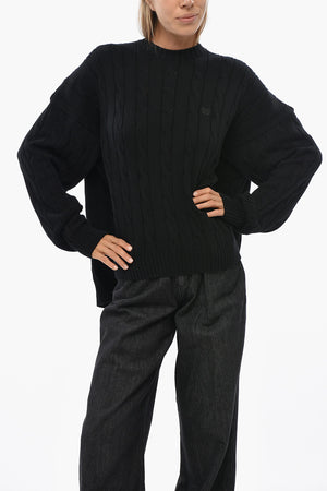 Relaxed-Fit Baumwoll-Zopfstrickpullover Mit Rundhalsausschnitt Und Überschnittenen Schultern