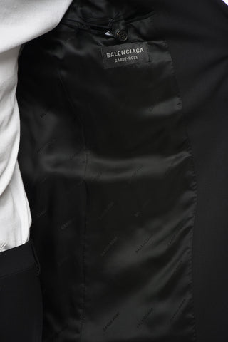 Single-Breasted Wool Jacket with 2 Buttons, Classic Lapel and Center Vent