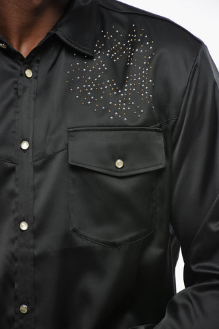 Camicia RELAX DAN in Satin Abbellita da Borchie con Bottoni Gioiello