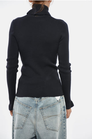 Pullover in Misto Lana a Collo Alto con Logo in Metallo Dorato