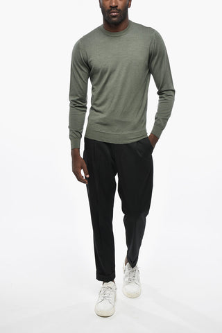 MODERN Rundhals-Pullover aus extrafeiner Merinowolle
