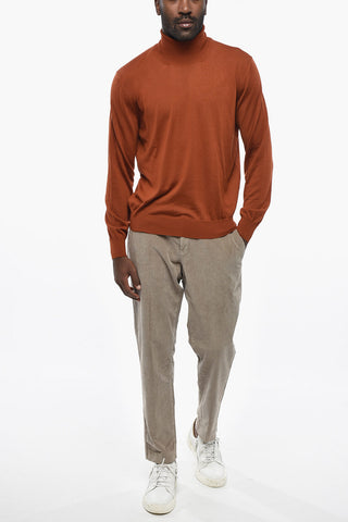 Rollkragenpullover aus Wolle